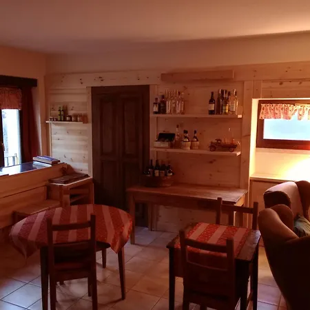 Dell'antica Osteria -varzo 住宿加早餐酒店 瓦尔佐